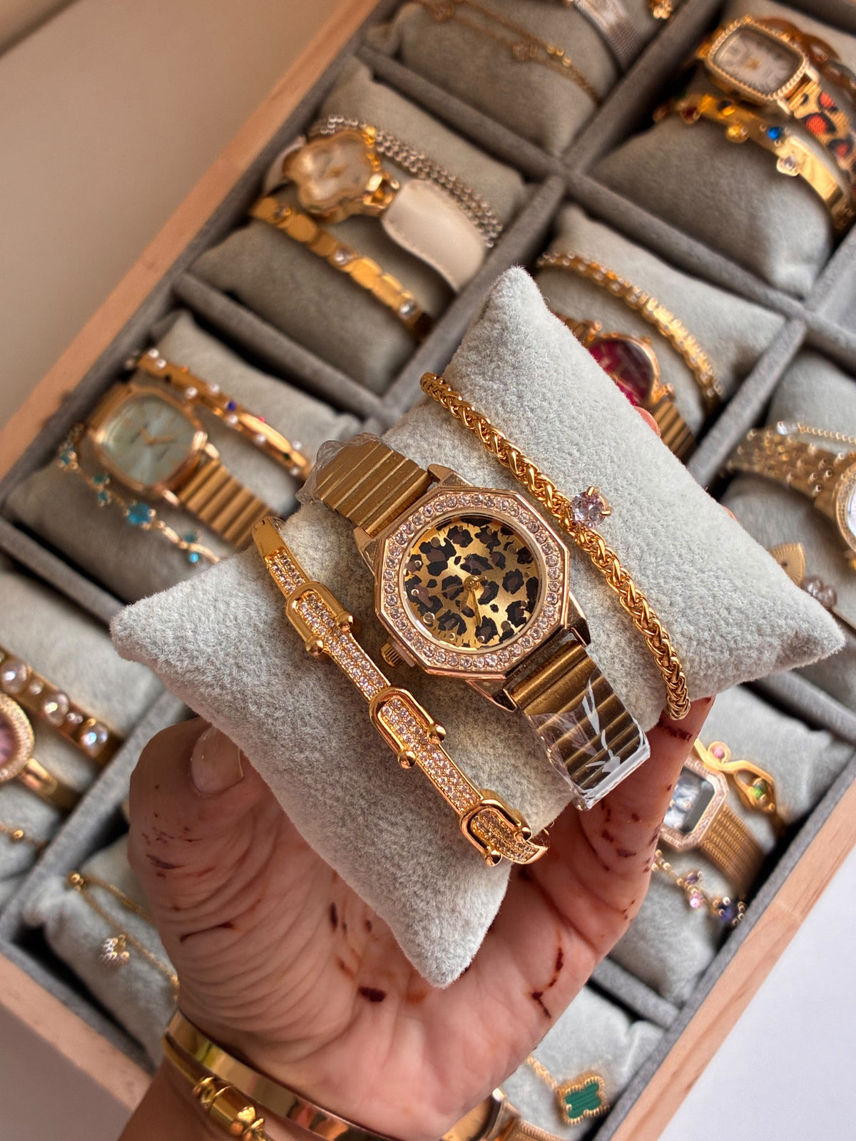 The Golden Edit – 3-Piece Watch & Bracelet Stack