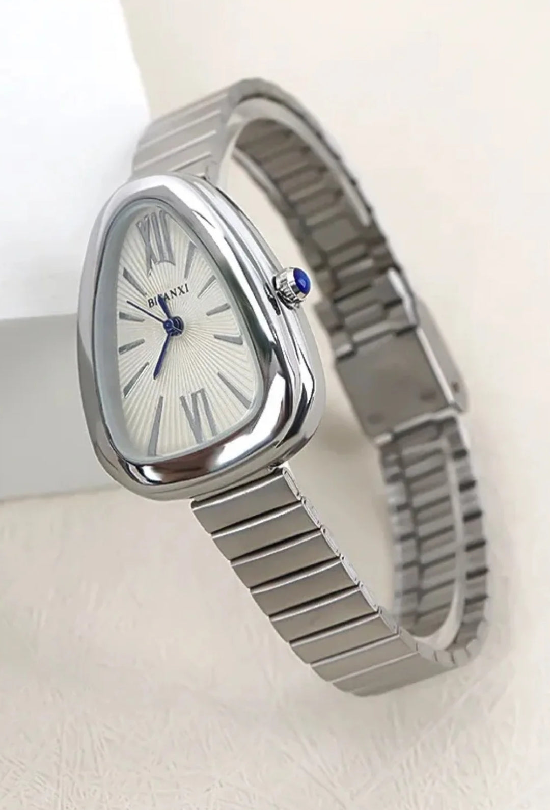 Luna Luxe Oval Watch – Gold