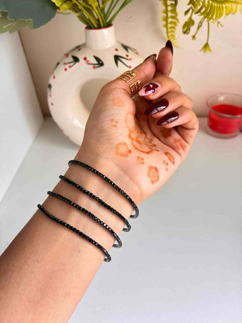 Black Stretchable Tennis bracelet (Single Piece) Accessorinetic