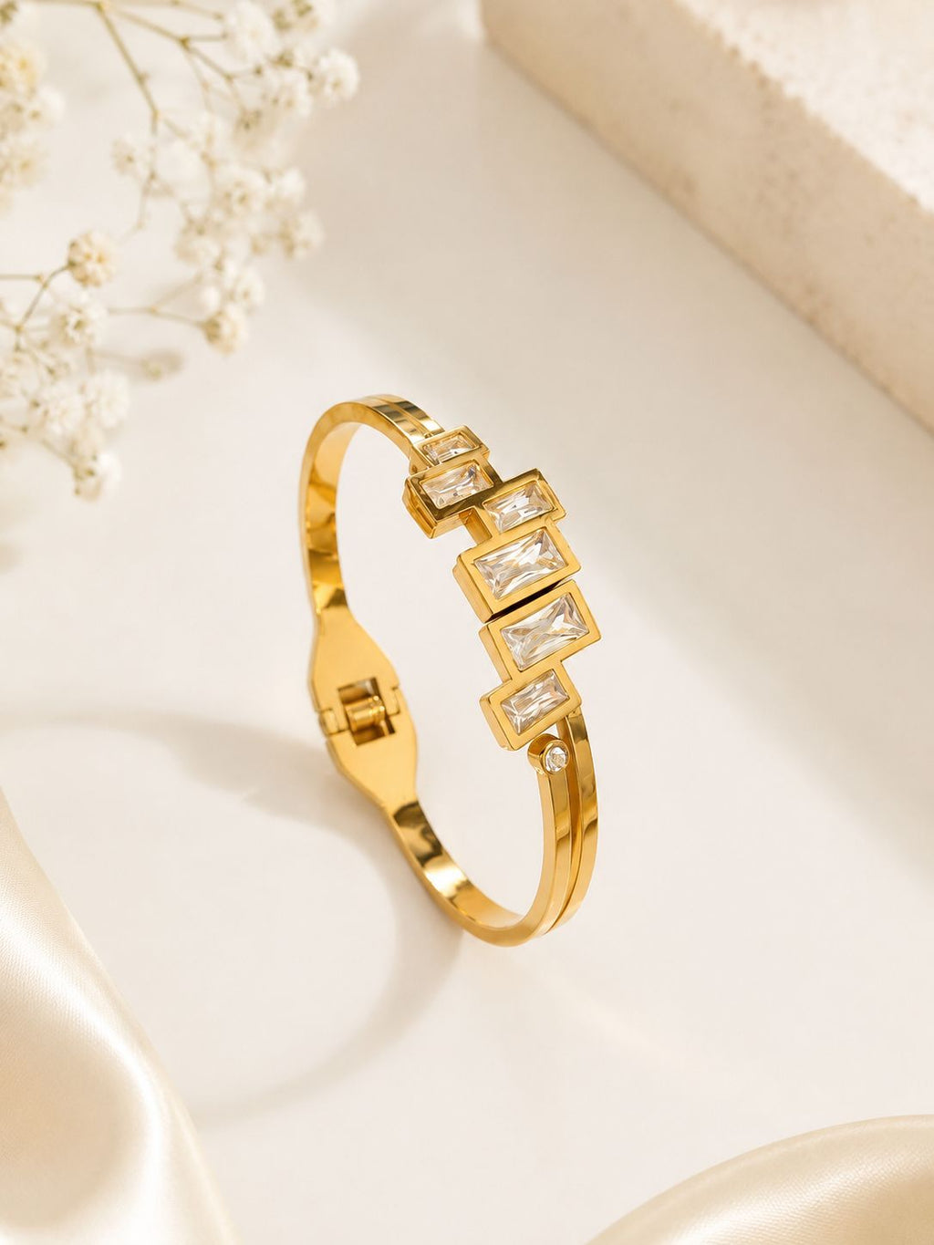 Crystal Cascade Bracelet Accessorinetic