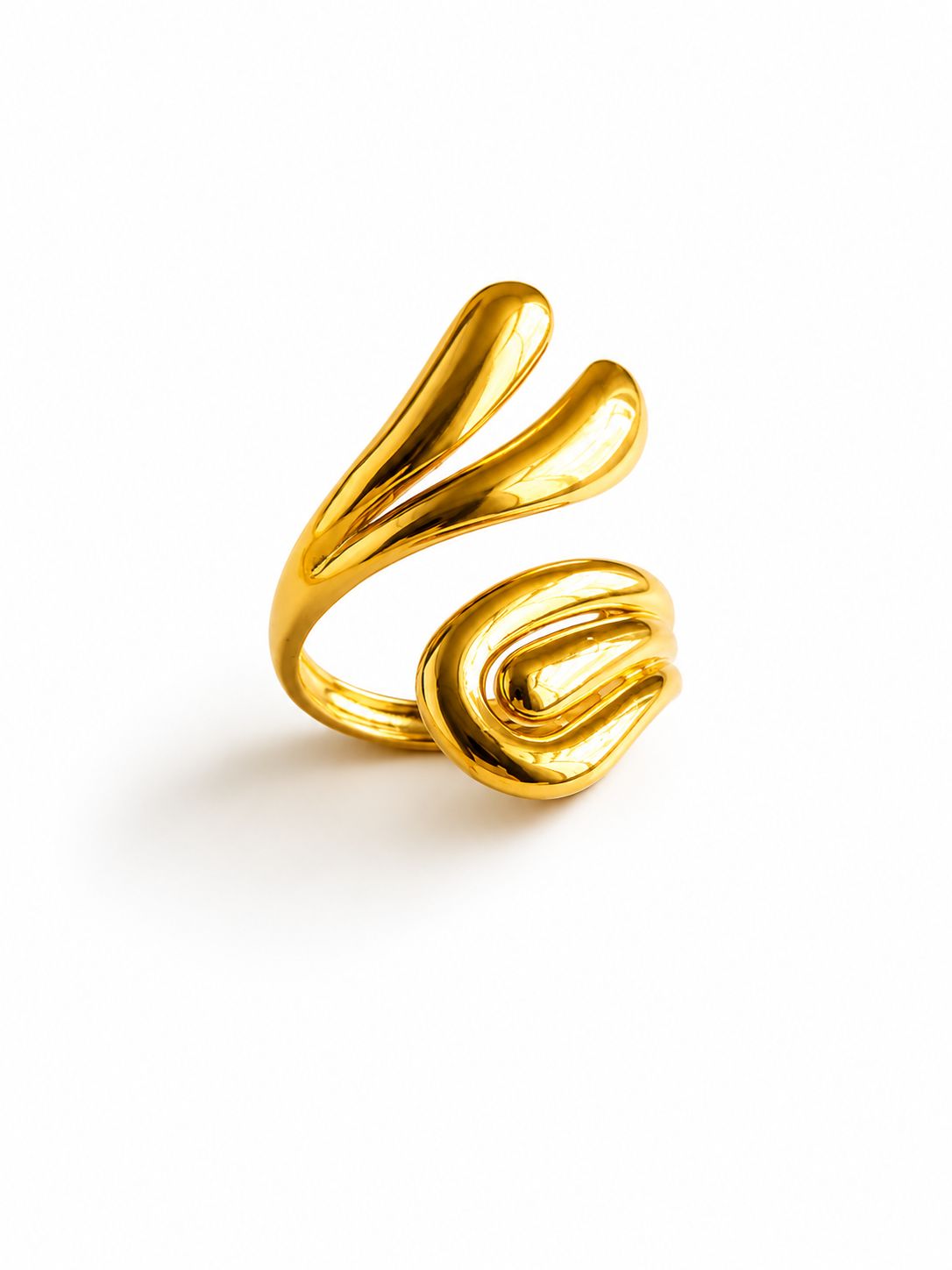 Golden Twist Ring Accessorinetic
